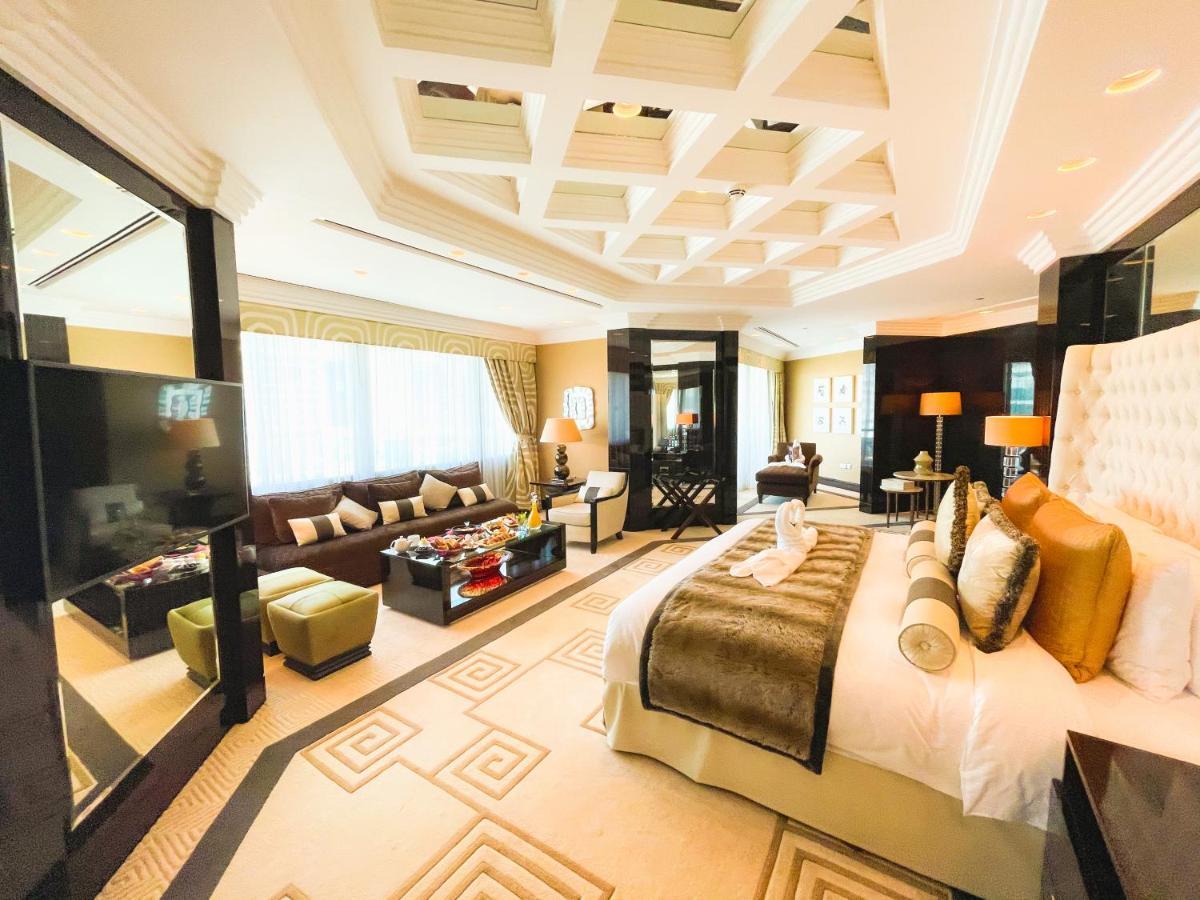 罗达阿尔布斯坦酒店 迪拜 外观 照片 A suite at the hotel
