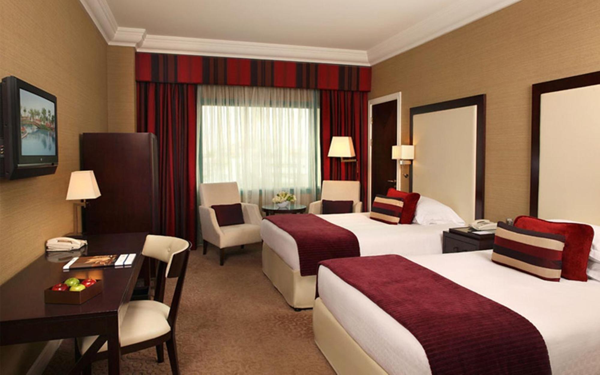罗达阿尔布斯坦酒店 迪拜 外观 照片 A room at the hotel