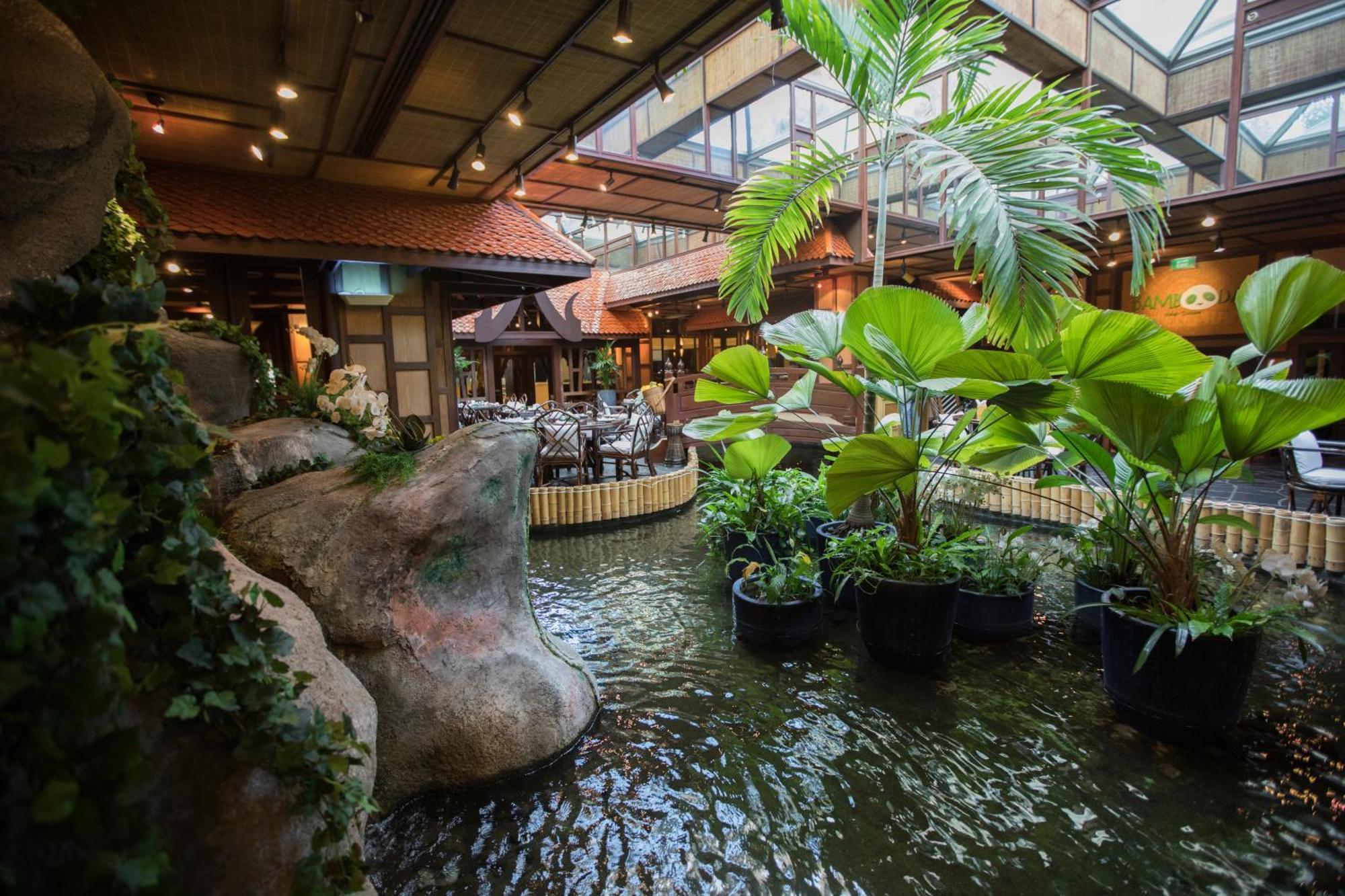 罗达阿尔布斯坦酒店 迪拜 外观 照片 The interior of the Riverwalk